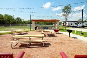rev RV Park Beer Bar 11