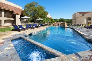 Adult pool at Tapatio Springs