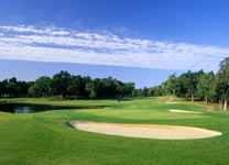 Golf hole at The Falls Resort