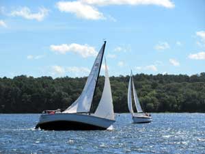 Sailing on Lake Tyler