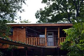 tree house at cedar mountain lodge